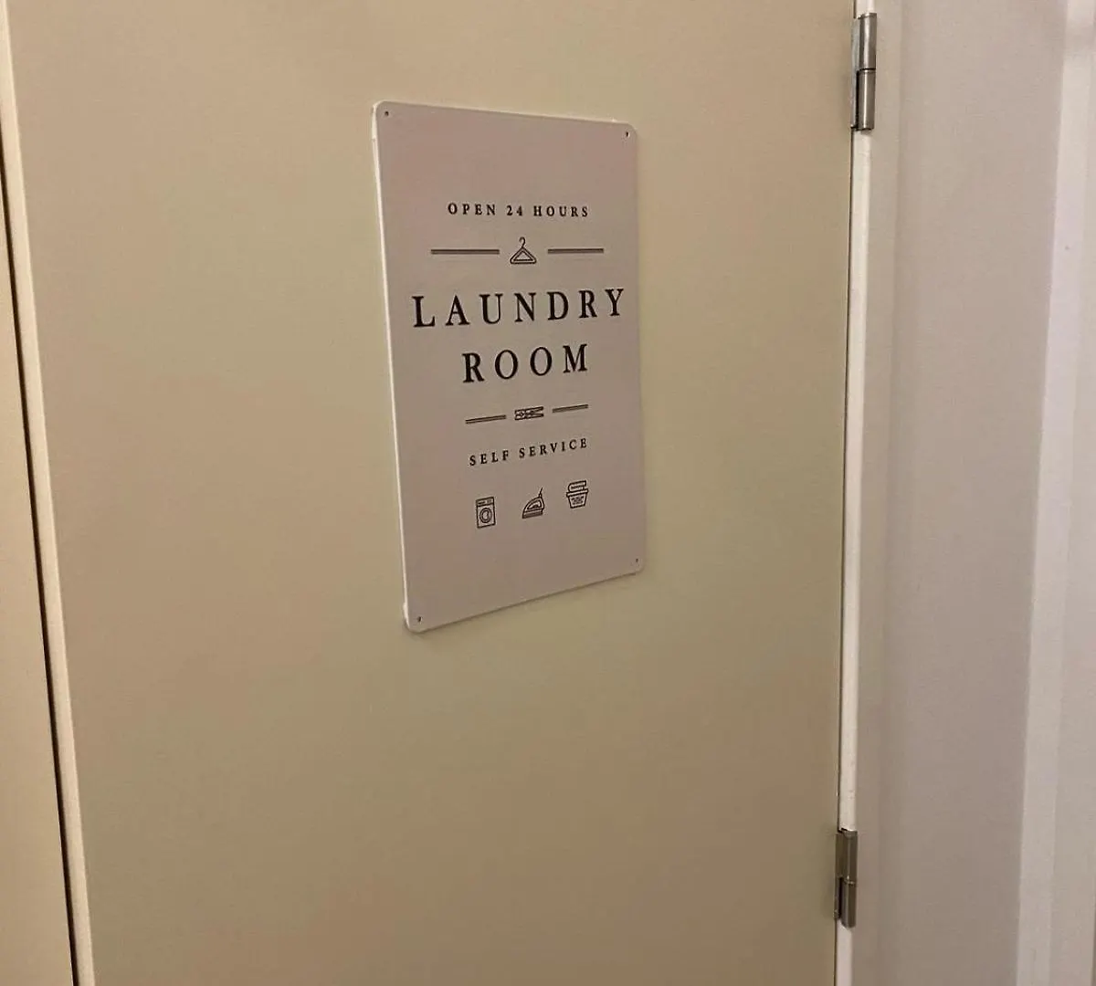 Rotterdam Inn アパートホテル